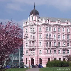 Opera 4*, Praga Republica Cehă
