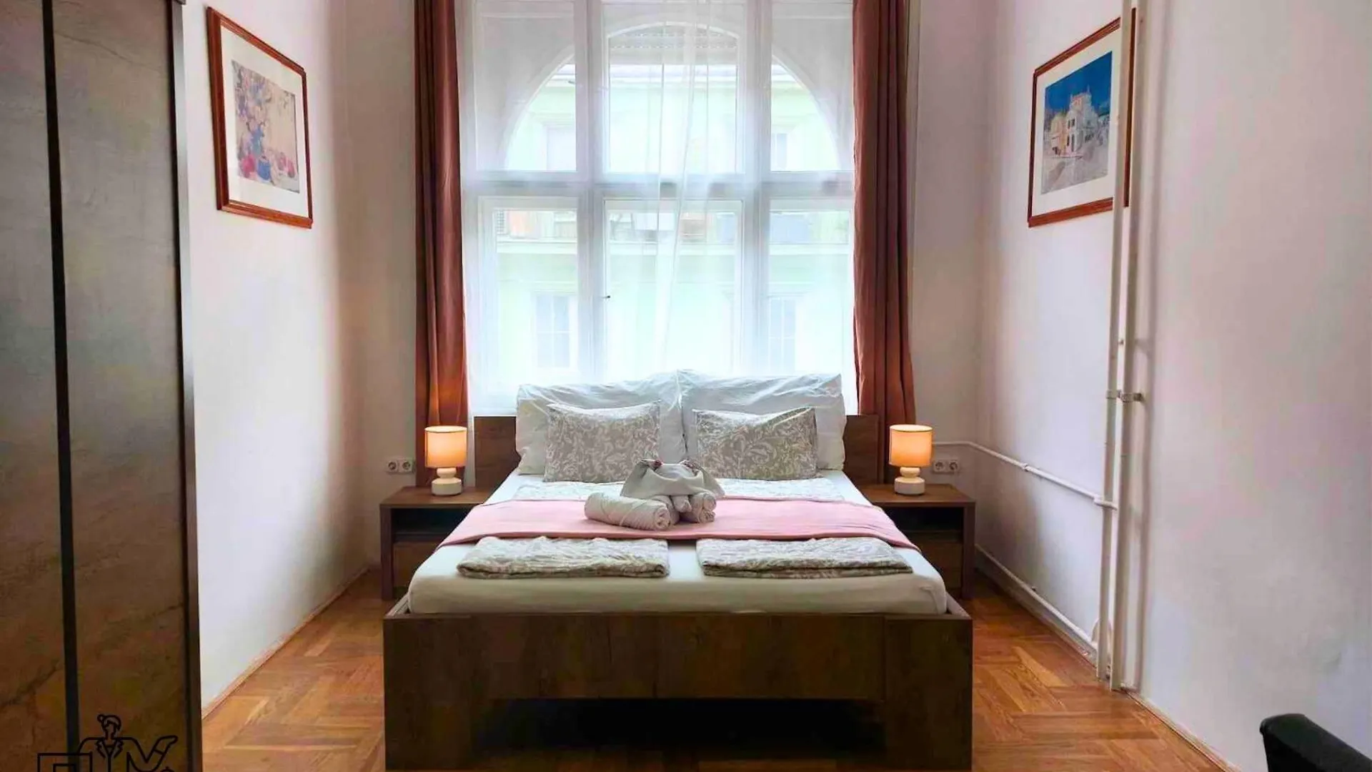 Black Sheep Budapest Smart Rooms Hostal