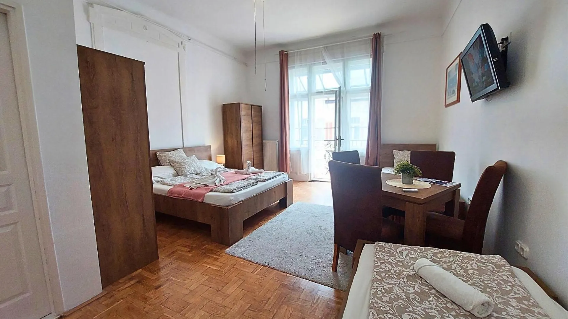 Black Sheep Budapest Smart Rooms Ungheria