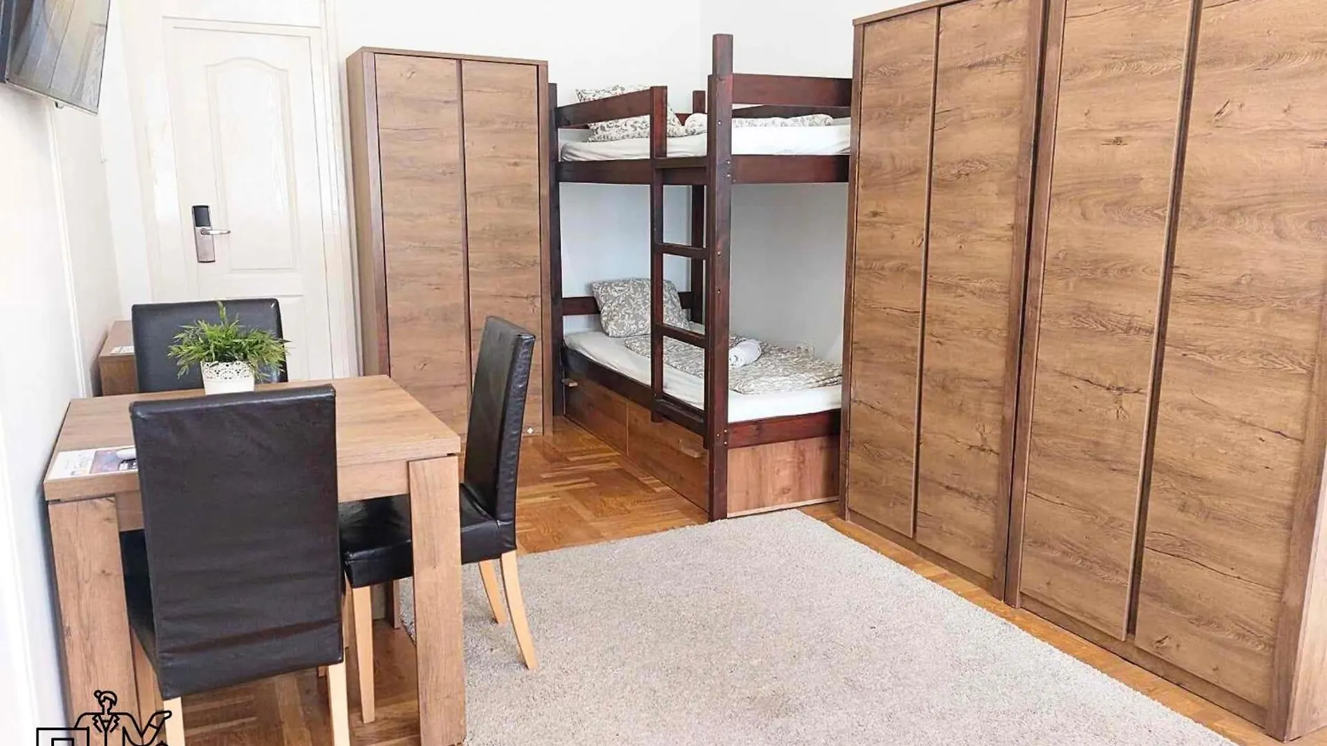 Black Sheep Budapest Smart Rooms Hostal