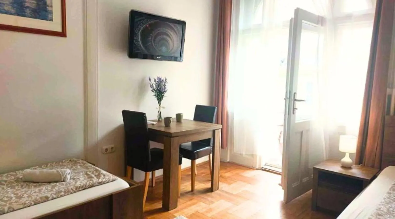 Black Sheep Budapest Smart Rooms Hostal